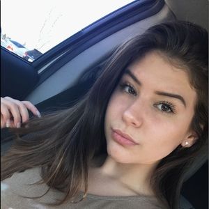 Meet your Posher, Gloria